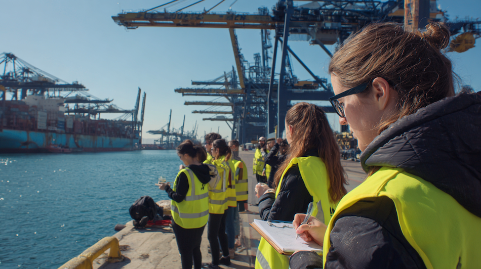 Estudiants de Comerç Internacional i Transport i Logística visitant instal·lacions del Port de Barcelona dins el curs Forma’t al Port.